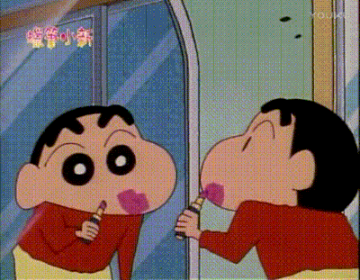蜡笔小新照镜子梳头吹头发说自己帅高清背景图片表情包